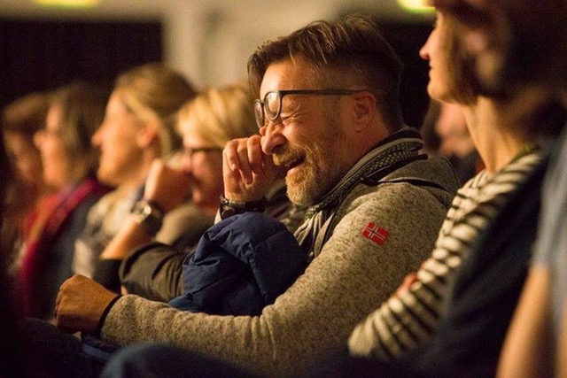 Humor macht attraktiv